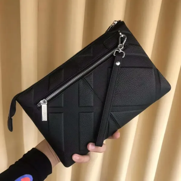 【2026】【BURBERRY 公式旗艦店】バーバリー   クラッチバッグ 当日出荷 好評に付き再入荷！29*19CM