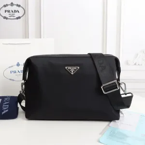 【2026】【PRADA 公式旗艦店】プラダ   ショルダーバッグ   当日出荷 好評に付き再入荷！31*21*7CM