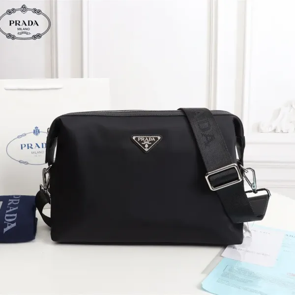 【2026】【PRADA 公式旗艦店】プラダ   ショルダーバッグ   当日出荷 好評に付き再入荷！31*21*7CM