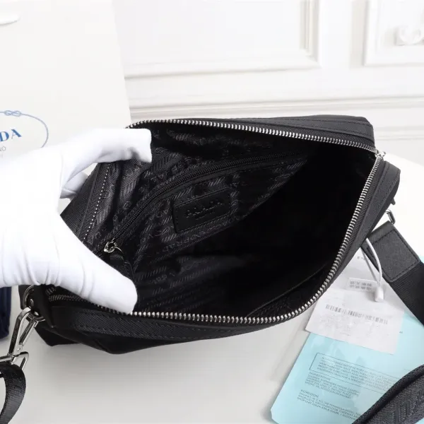 【2026】【PRADA 公式旗艦店】プラダ   ショルダーバッグ   当日出荷 好評に付き再入荷！31*21*7CM