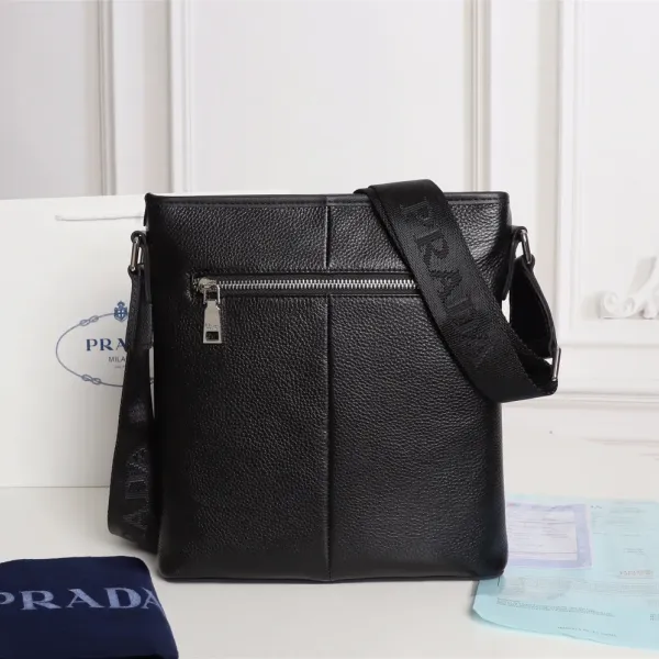 【2026】【PRADA 公式旗艦店】プラダ   ショルダーバッグ 当日出荷 好評に付き再入荷！25*27*5CM