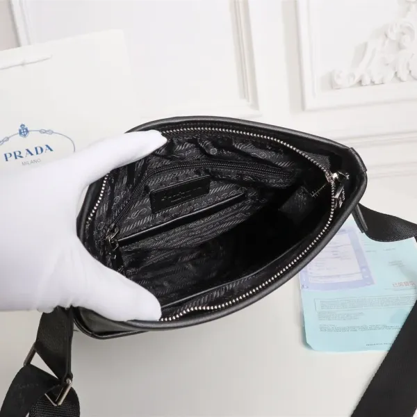 【2026】【PRADA 公式旗艦店】プラダ   ショルダーバッグ 当日出荷 好評に付き再入荷！25*27*5CM