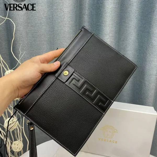 【2026】【VERSACE 公式旗艦店】ヴェルサーチ クラッチバッグ    当日出荷 好評に付き再入荷！29*18CM