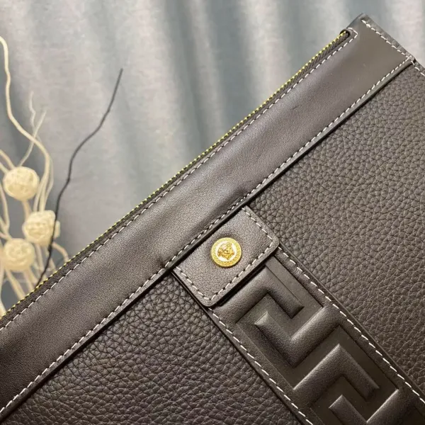 【2026】【VERSACE 公式旗艦店】ヴェルサーチ クラッチバッグ    当日出荷 好評に付き再入荷！29*18CM