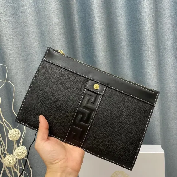 【2026】【VERSACE 公式旗艦店】ヴェルサーチ クラッチバッグ    当日出荷 好評に付き再入荷！29*18CM