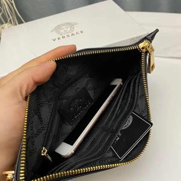 【2026】【VERSACE 公式旗艦店】ヴェルサーチ クラッチバッグ    当日出荷 好評に付き再入荷！29*18CM