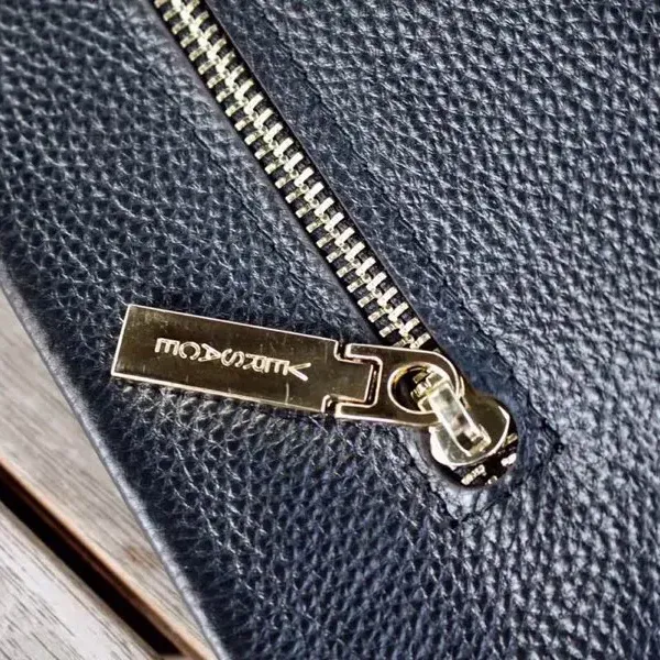 【2026】【VERSACE 公式旗艦店】ヴェルサーチ  クラッチバッグ    当日出荷 好評に付き再入荷！28*17*5CM