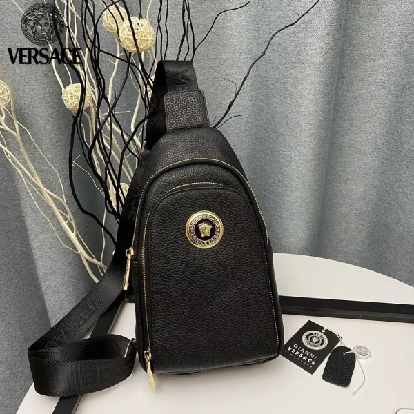 【2026】【VERSACE 公式旗艦店】ヴェルサーチ    胸ポケット  当日出荷 好評に付き再入荷！32*18*6CM