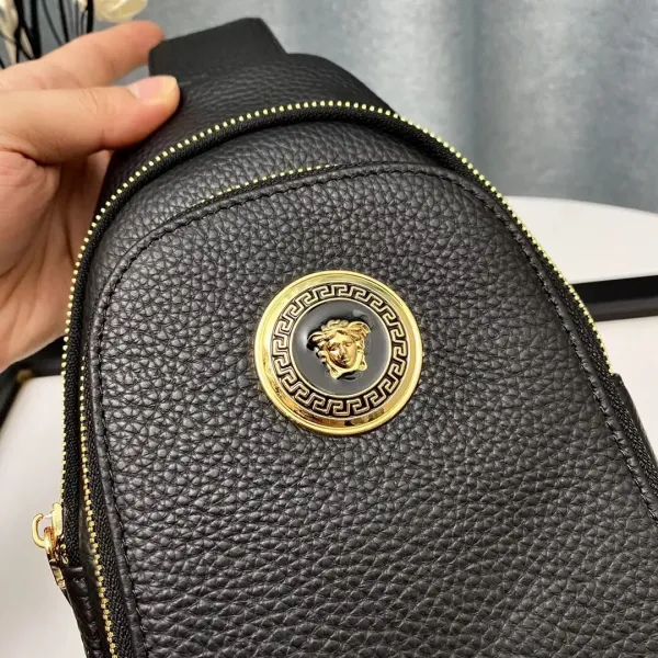【2026】【VERSACE 公式旗艦店】ヴェルサーチ    胸ポケット  当日出荷 好評に付き再入荷！32*18*6CM