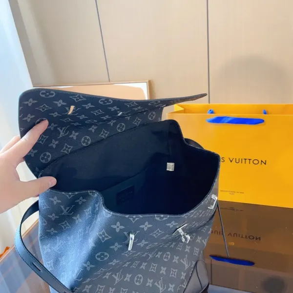【2026】【 LOUIS VUITTON公式 旗艦店】ルイヴィトン   リュックサック   当日出荷 好評に付き再入荷！33*15*43CM