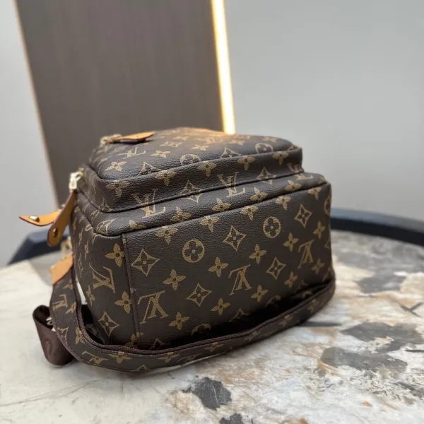 【2026】【 LOUIS VUITTON公式 旗艦店】ルイヴィトン   リュックサック   当日出荷 好評に付き再入荷！25*30CM
