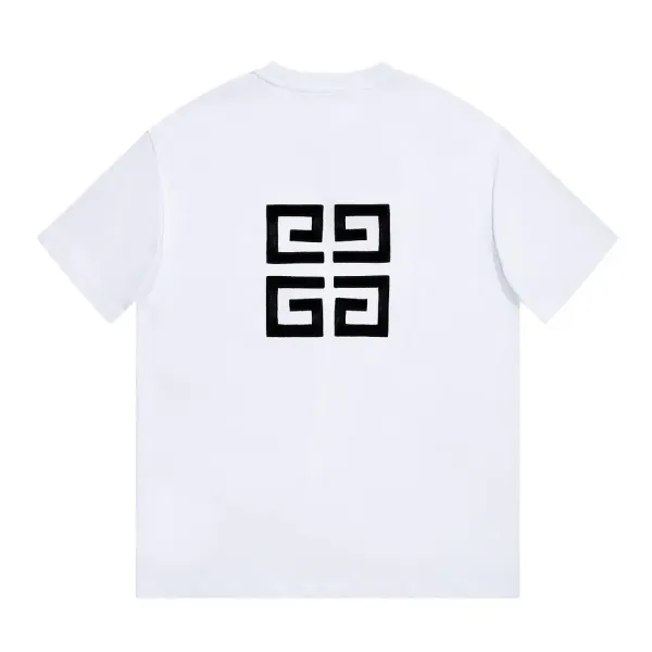 【2026】【GIVENCHY 公式旗艦店】ジバンシー     Tシャツご好評に付き再入荷！