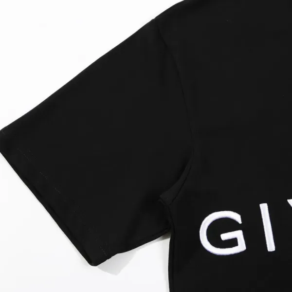 【2026】【GIVENCHY 公式旗艦店】ジバンシー     Tシャツご好評に付き再入荷！
