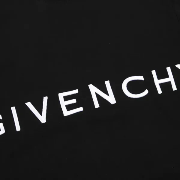 【2026】【GIVENCHY 公式旗艦店】ジバンシー     Tシャツご好評に付き再入荷！