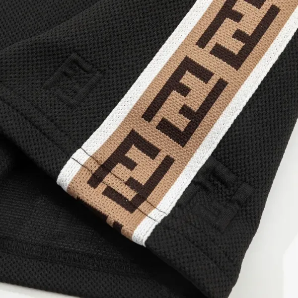 【2026】【FENDI   公式旗艦店】フェンディ   ショートパンツ  ご好評に付き再入荷！