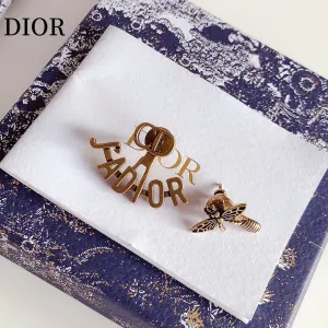 【2026】【DIOR】 ディオール   ファッションスタイルのイヤリング