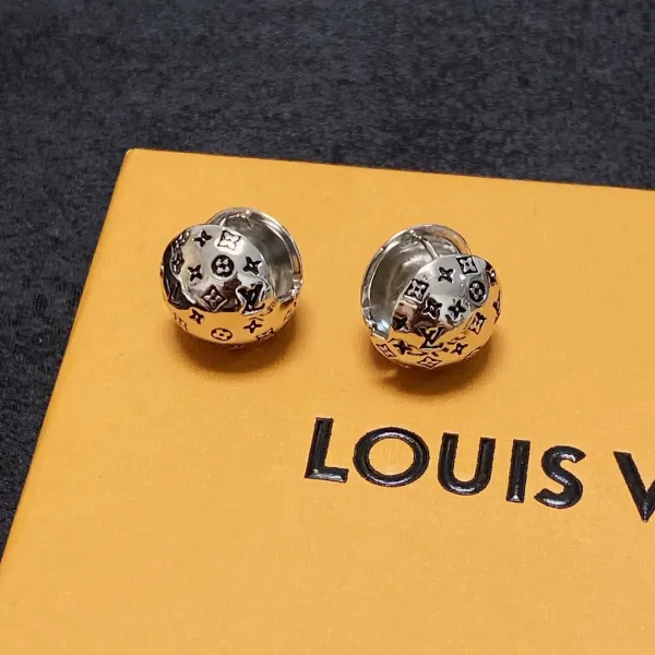 【2026】LV【LOUIS VUITTON 】ルイヴィトン   ファッションスタイルのイヤリング