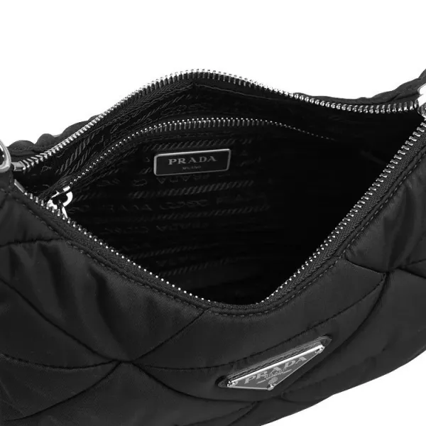 【2026】☆PRADA プラダ パデッドナイロン ショルダーバッグ 24*20.5*7cm