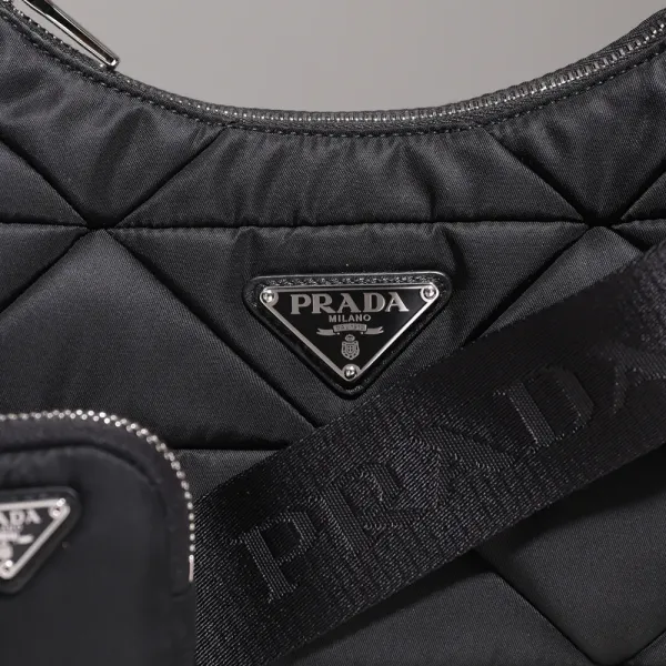 【2026】☆PRADA プラダ パデッドナイロン ショルダーバッグ 24*20.5*7cm