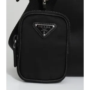 【2026】PRADA ☆ナイロンxサフィアーノレザー クロスボディバッグ 20*16*5cm
