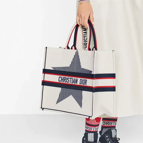 【2026】DIORALPS DIOR BOOK TOTE バッグ 42 x 35 x 18.5 cm