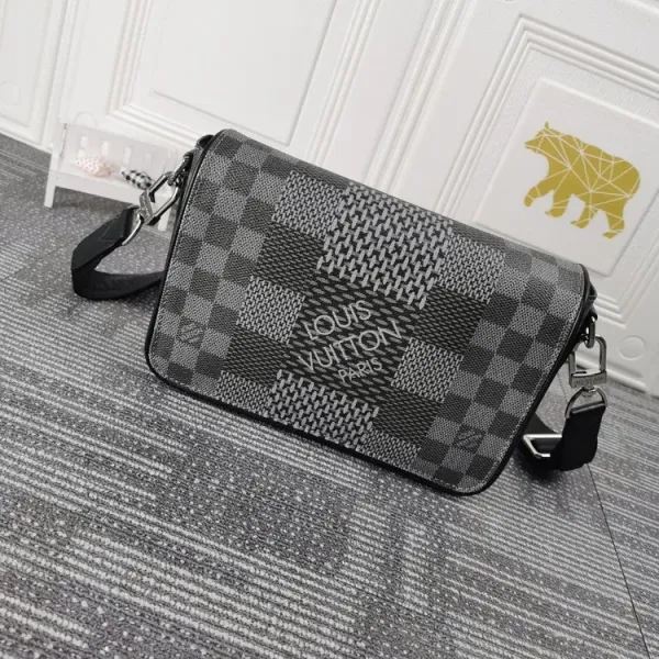 【2026】Louis Vuitton （ルイヴィトン） メッセンジャーバッグ 23.5x14x5cm
