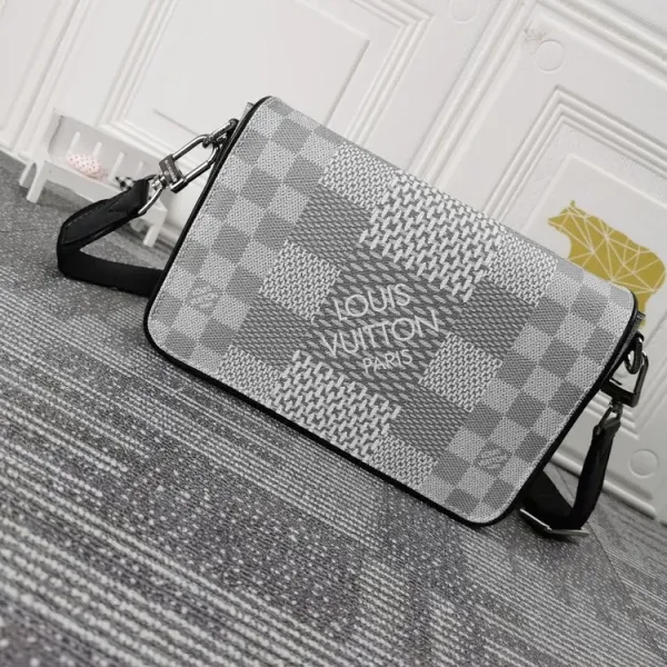 【2026】Louis Vuitton （ルイヴィトン） メッセンジャーバッグ 23.5x14x5cm