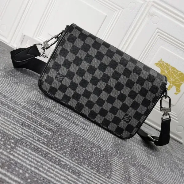 【2026】Louis Vuitton （ルイヴィトン） メッセンジャーバッグ 23.5x14x5cm
