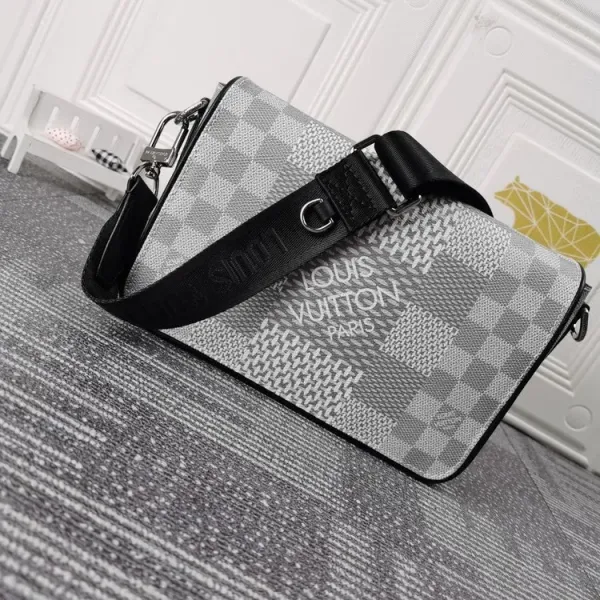 【2026】Louis Vuitton （ルイヴィトン） メッセンジャーバッグ 23.5x14x5cm