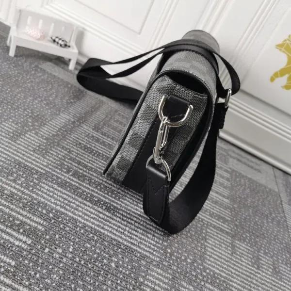 【2026】Louis Vuitton （ルイヴィトン） メッセンジャーバッグ 23.5x14x5cm
