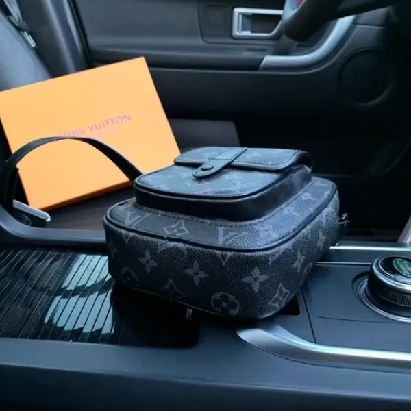 【2026】LV Louis Vuitton (ルイヴィトン) メッセンジャーバッグ 15x17x8cm 【2026】LV Louis Vuitton (ルイヴィトン) メッセンジャーバッグ 15x17x8cm