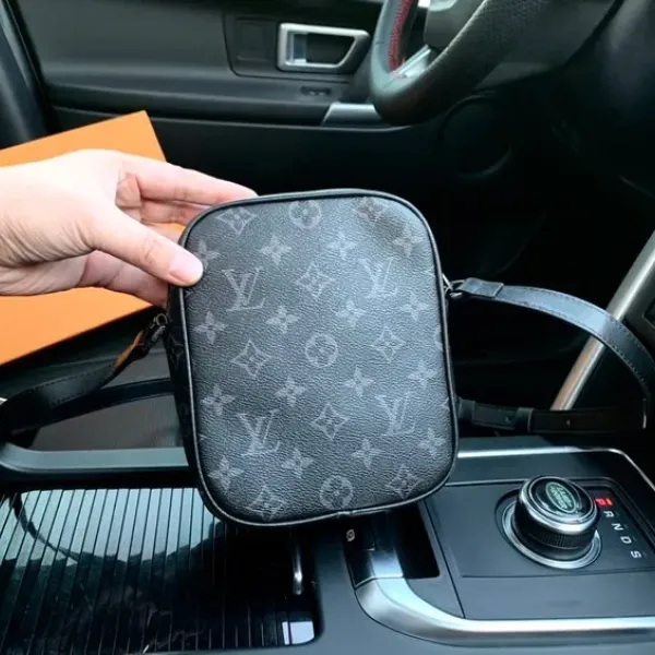 【2026】LV Louis Vuitton (ルイヴィトン) メッセンジャーバッグ 15x17x8cm 【2026】LV Louis Vuitton (ルイヴィトン) メッセンジャーバッグ 15x17x8cm