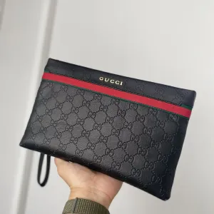 【2026】GUCCI（グッチ）クラッチバッグ 28*18 cm