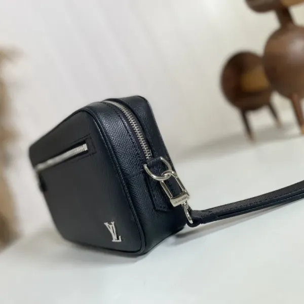 【2026】LV【LOUIS VUITTON公式 旗艦店】ルイヴィトン  クラッチバッグ   当日出荷 好評に付き再入荷！25*15.5*6.5cm