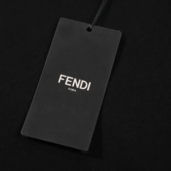 【2026】【 FENDI   公式旗艦店】フェンディ   Tシャツ ご好評に付き再入荷！