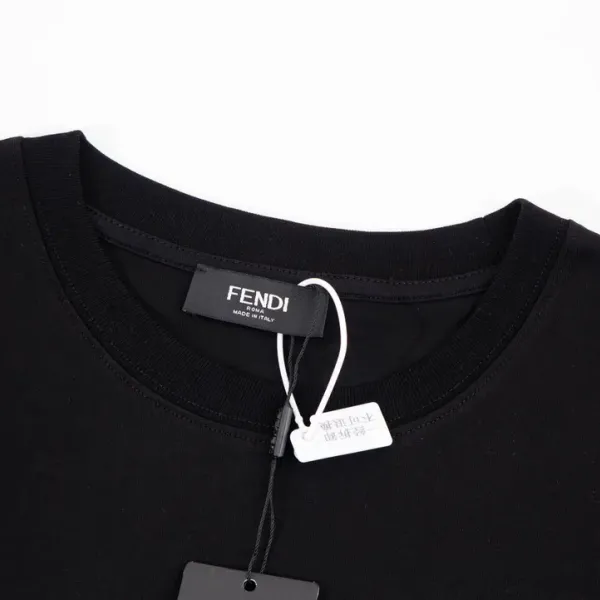 【2026】【 FENDI   公式旗艦店】フェンディ   Tシャツ ご好評に付き再入荷！