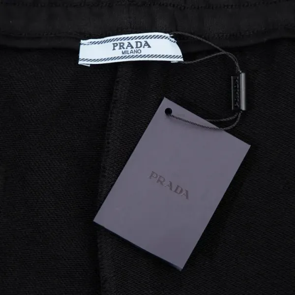 【2026】【PRADA  公式旗艦店】 プラダ   ショートパンツ  ご好評に付き再入荷！