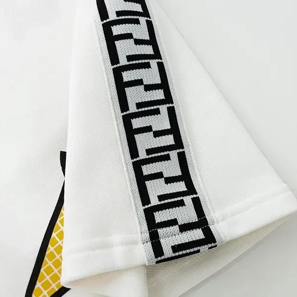 【2026】【FENDI   公式旗艦店】 フェンディ    ショートパンツ  ご好評に付き再入荷！