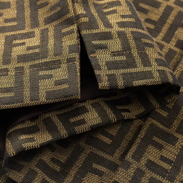 【2026】【FENDI  公式旗艦店】 フェンディ    シャツ  ご好評に付き再入荷！