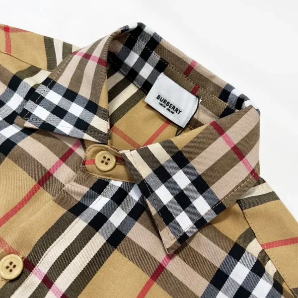 【2026】【BURBERRY  公式旗艦店】バーバリー  シャツ   ご好評に付き再入荷！