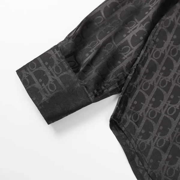 【2026】【DIOR   公式旗艦店】ディオール  シャツ ご好評に付き再入荷！黒 白