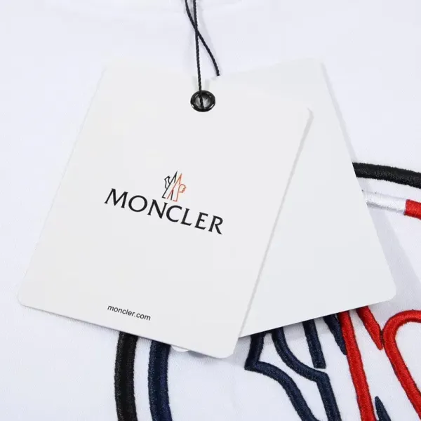 【2026】【MONCLER 公式旗艦店】モンクレール   Tシャツ  ご好評に付き再入荷！