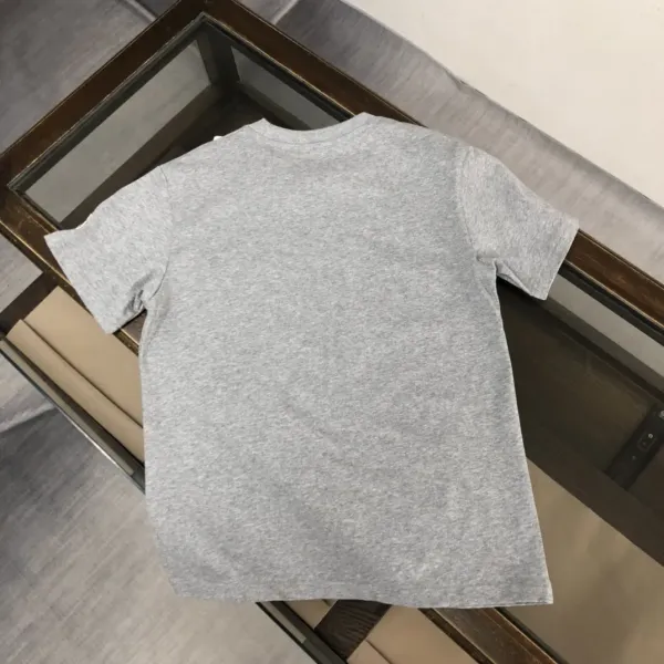 【2026】MONCLER モンクレール　　半袖シャツ　Tシャツ　長く着て変形しにくい　シンプルの風格　ファッション　かっこいい　白　黒　グレー　男女兼用