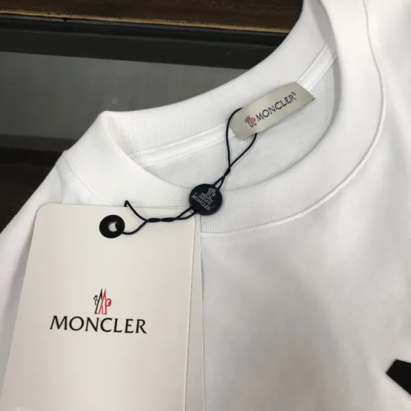 【2026】MONCLER モンクレール　　半袖シャツ　Tシャツ　長く着て変形しにくい　シンプルの風格　ファッション　かっこいい　白　黒　グレー　男女兼用