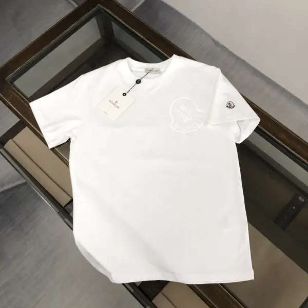 【2026】MONCLER モンクレール　　半袖シャツ　Tシャツ 長く着て変形しにくい　シンプルの風格　ファッション　かっこいい　白　黒　グレー　男女兼用