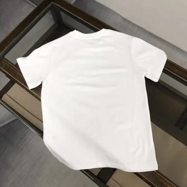 【2026】MONCLER モンクレール　　半袖シャツ　Tシャツ 長く着て変形しにくい　シンプルの風格　ファッション　かっこいい　白　黒　グレー　男女兼用