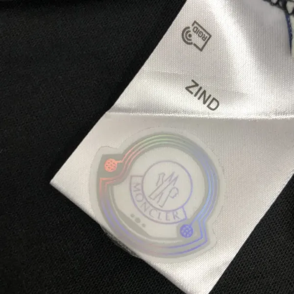 【2026】MONCLER モンクレール　　半袖シャツ　Tシャツ 長く着て変形しにくい　シンプルの風格　ファッション　かっこいい　白　黒　グレー　男女兼用