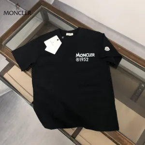 【2026】MONCLER モンクレール 半袖シャツ　Tシャツ　長く着て変形しにくい　シンプルの風格　ファッション　かっこいい　白　黒　男女兼用
