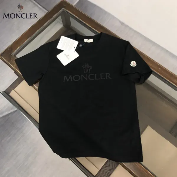 【2026】MONCLER モンクレール　　半袖シャツ　Tシャツ　長く着て変形しにくい　シンプルの風格　ファッション　かっこいい　白　黒　男女兼用