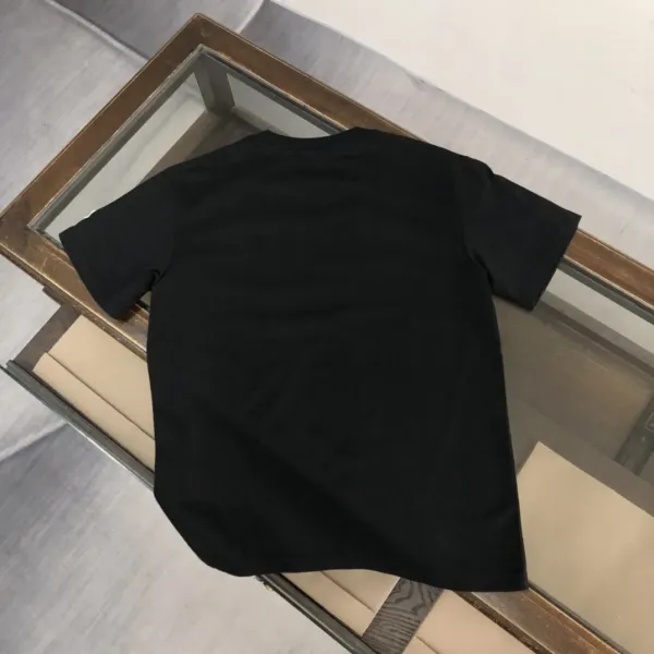【2026】MONCLER モンクレール　　半袖シャツ　Tシャツ　長く着て変形しにくい　シンプルの風格　ファッション　かっこいい　白　黒　男女兼用